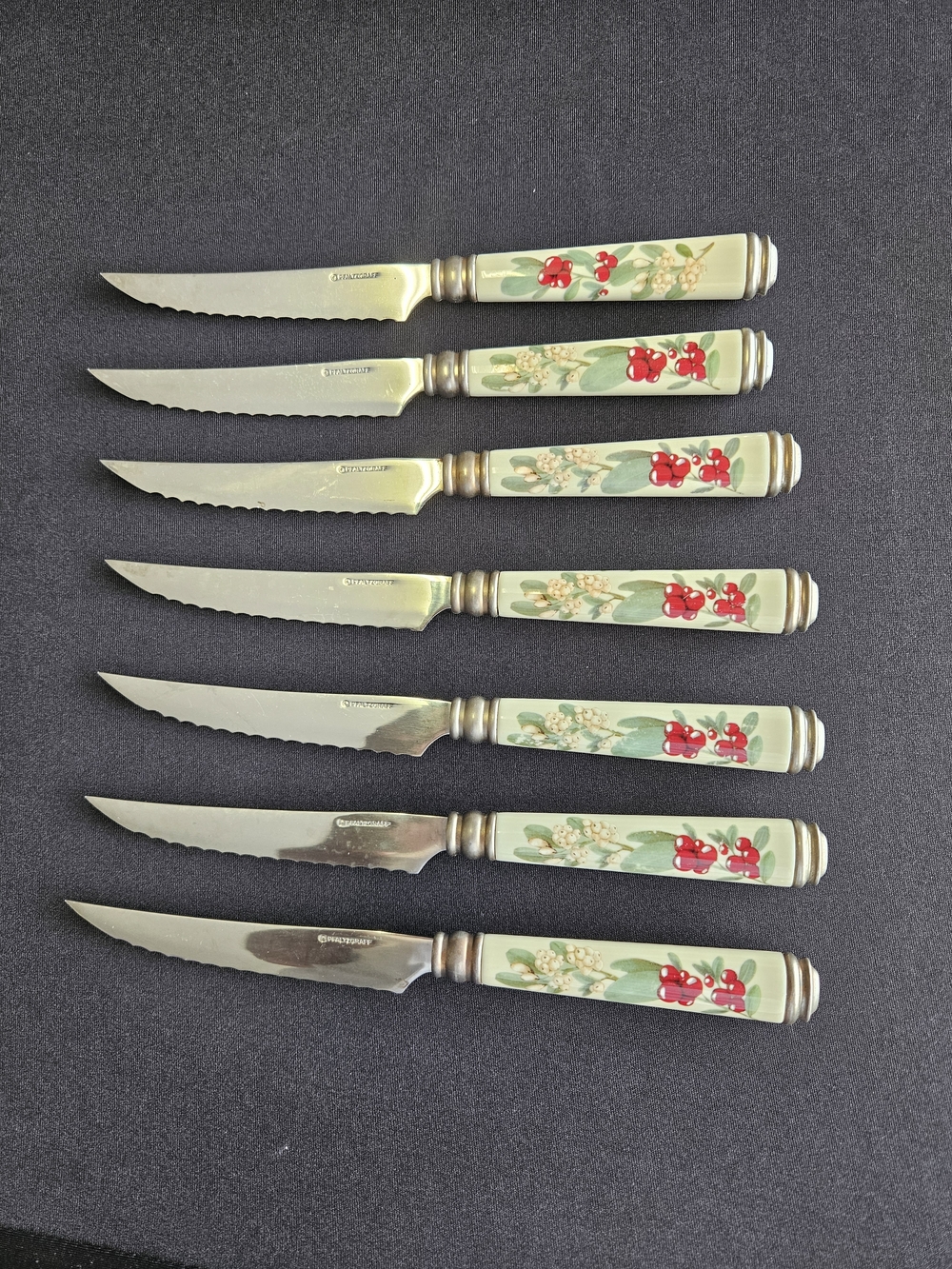 Pfaltzgraff Jamberry Set of  7 Stainless Steel Steak Knives